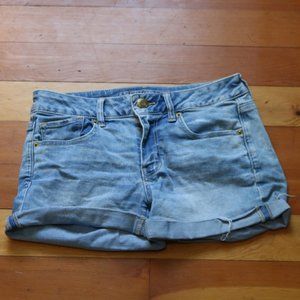 American Eagle light wash shorts